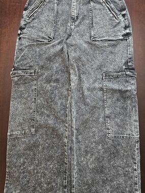 High-Rise Gray Acid-Wash Wide-Leg Cargo Jeans, size 15, like new.